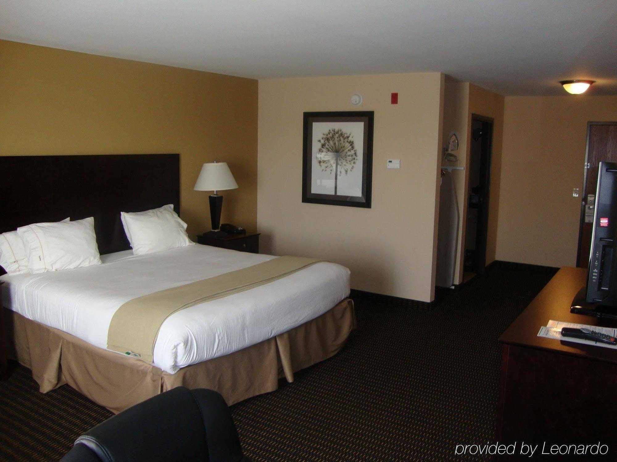 Holiday Inn Express & Suites Sidney By Ihg Exteriör bild